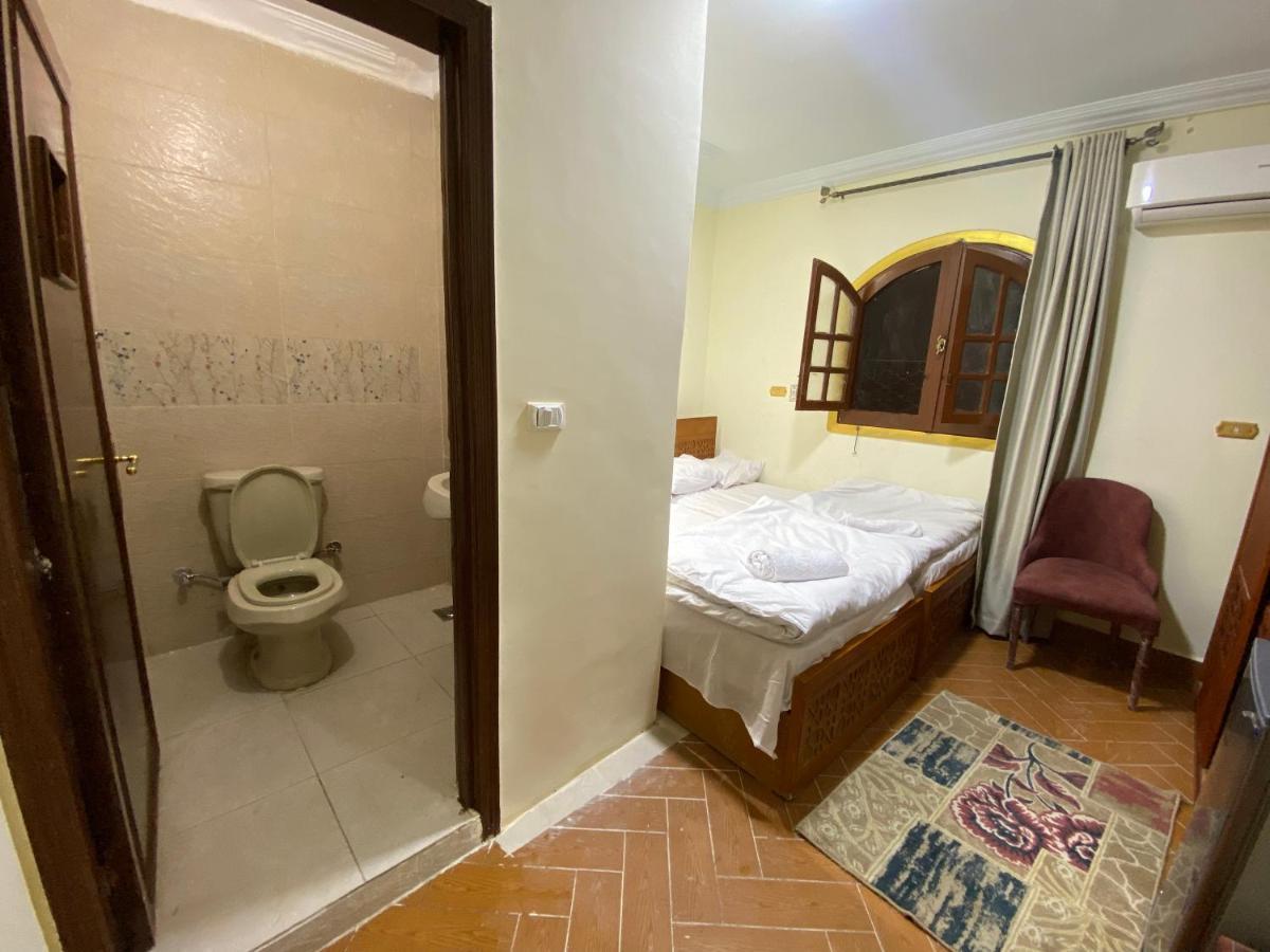 Quarto Triplo com Banheiro Privativo
