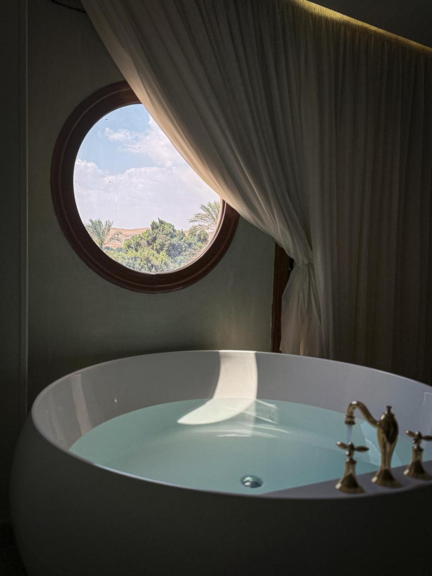 Deluxe Suite with Bath and Pyramids View