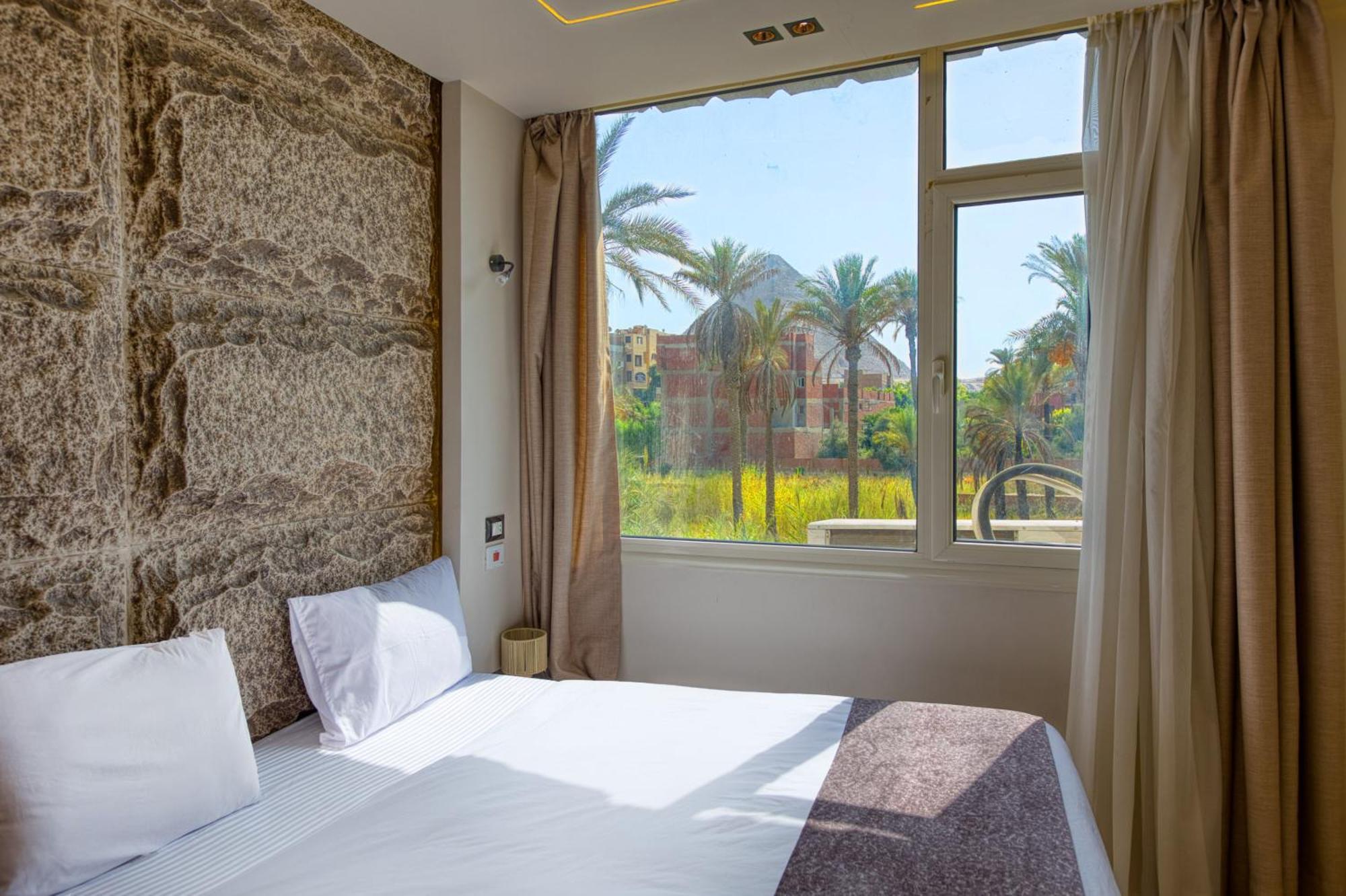 Quarto Superior com Cama de Casal ou 2 de Solteiro e Vista das Montanhas