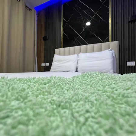 Lucky Room-3