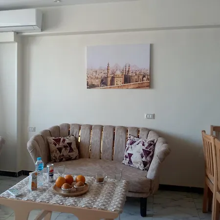 Giza Pyramids View Guest House-3