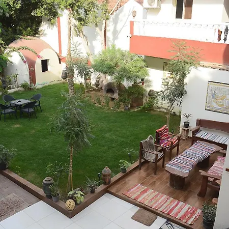 Seror Guest House-2